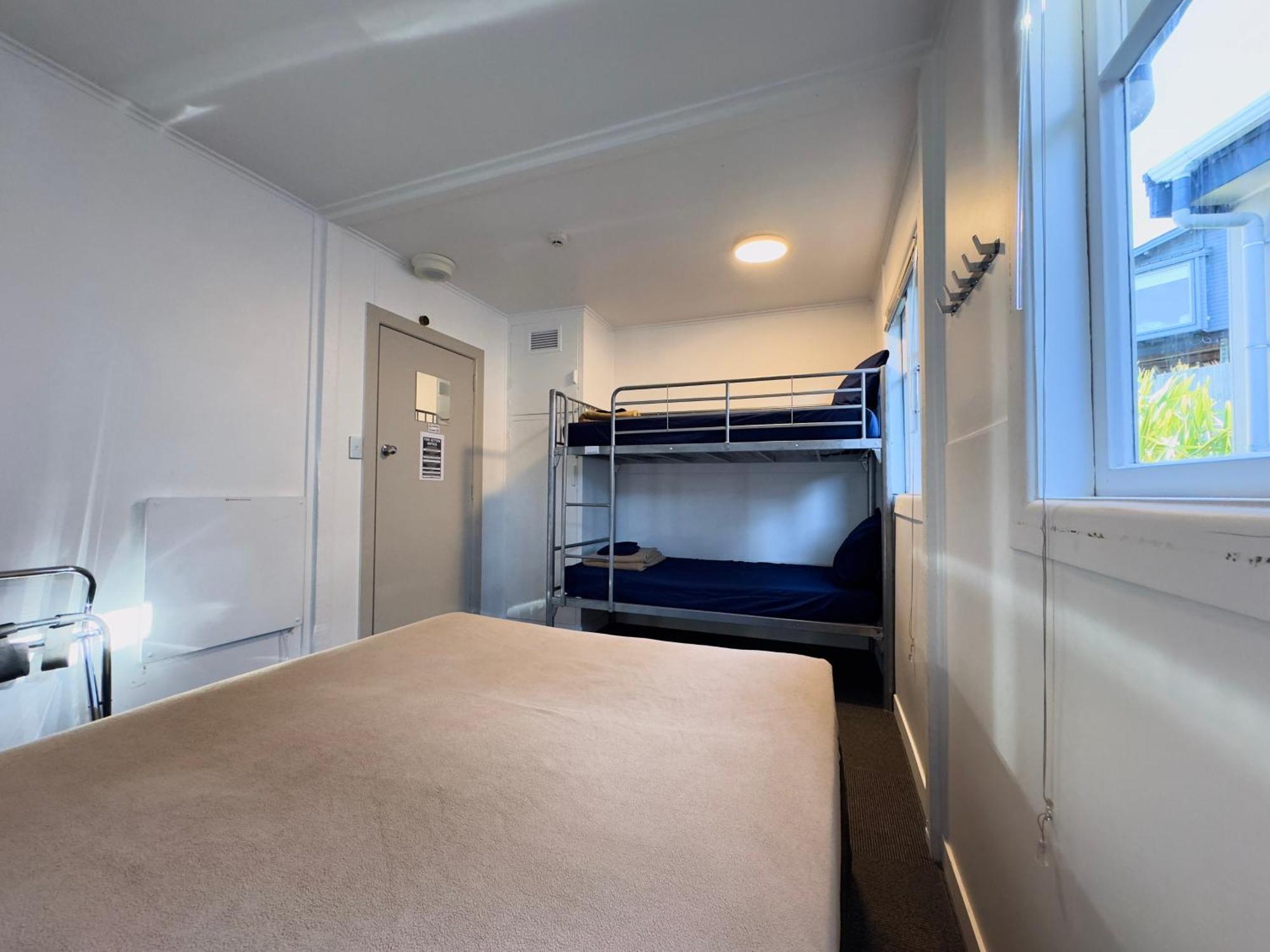 Waiheke Backpackers Hostel Onetangi Екстер'єр фото